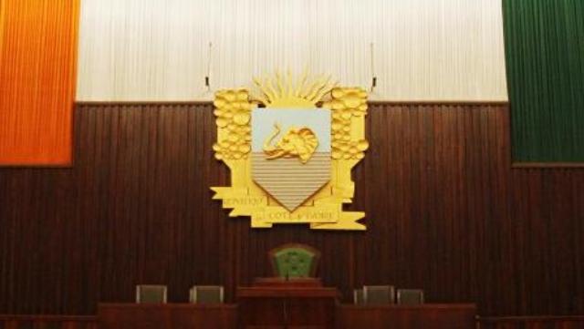 Article : Reforme constitutionnelle en Côte d’Ivoire : entre deal politique et irresponsabilité des politiques