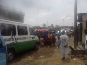Fouille de v&eacute;hicules &agrave; Yopougon Cr&eacute;dit photo : Christ Koffi